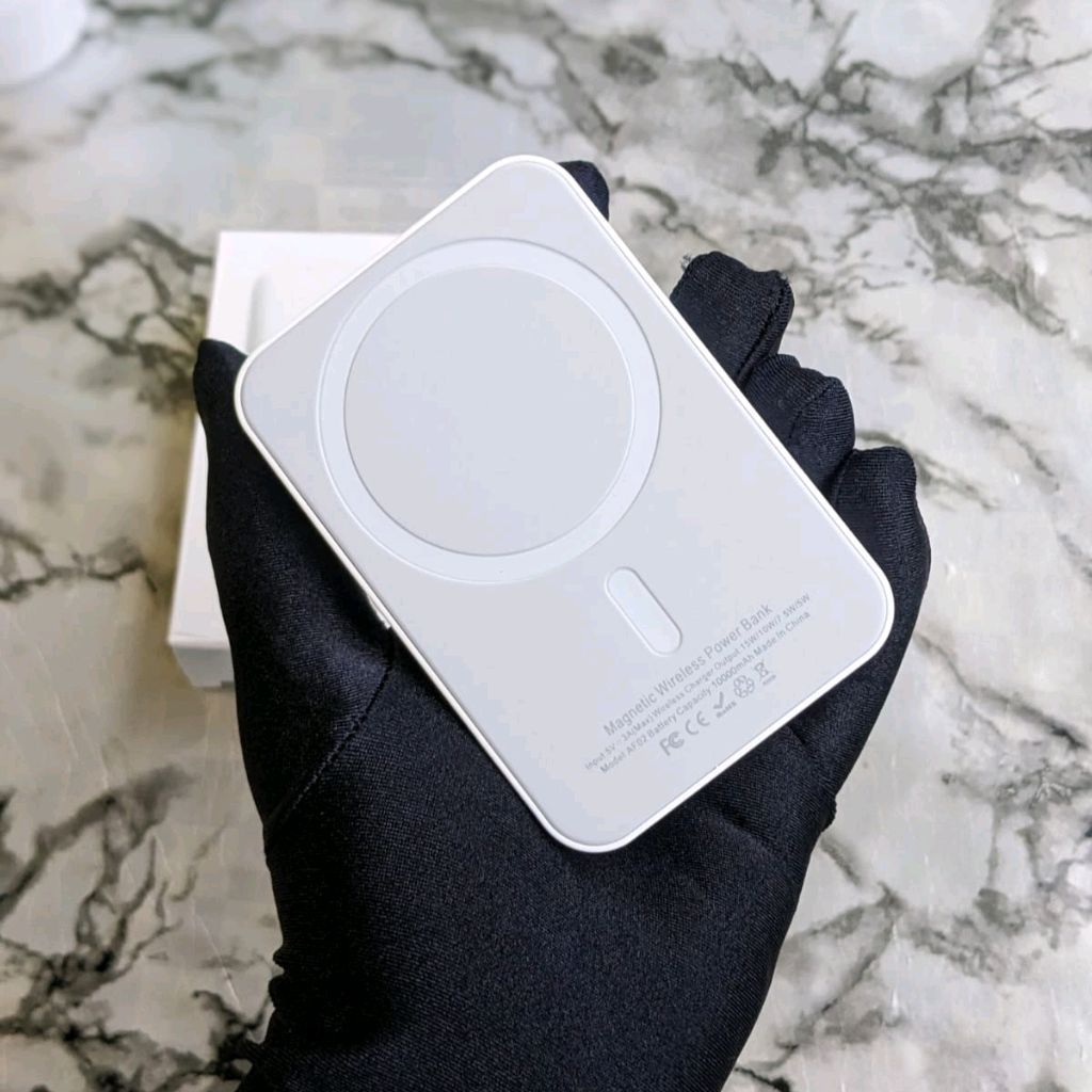 100000mAh MagSafe Wireless Power Bank – Fast Charge for iPhone | UAE
